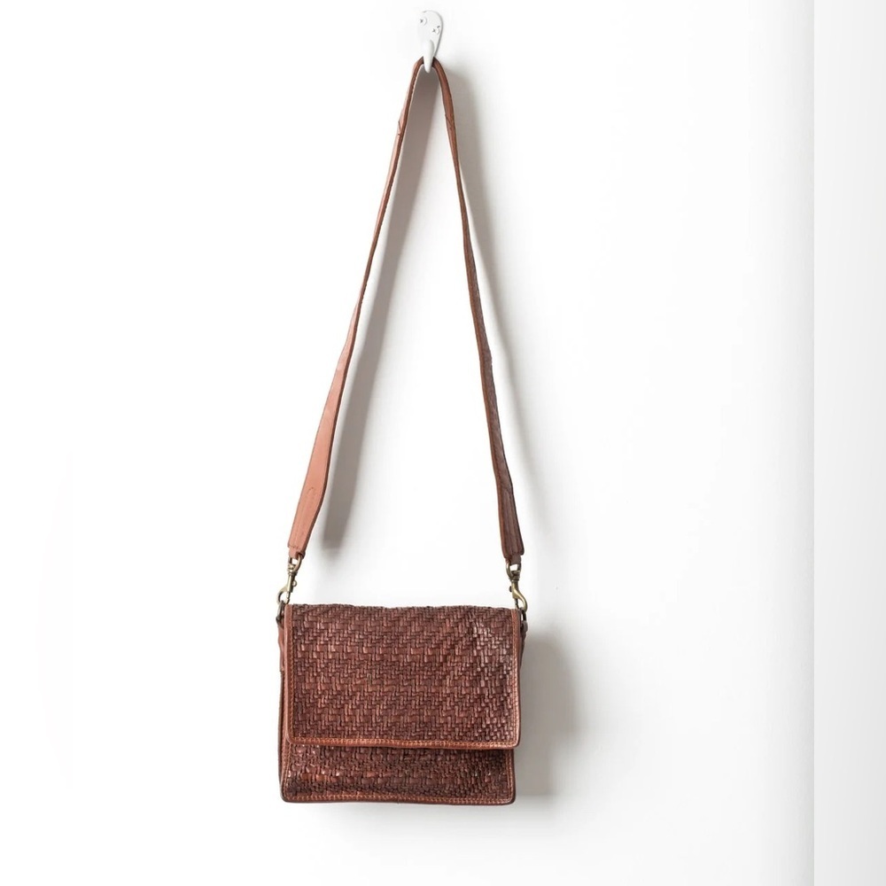 Juju & Co- Women’s Hut Weave Cross Body - Cognac Brown Woven Shoulder Bag - Picture 3 of 10